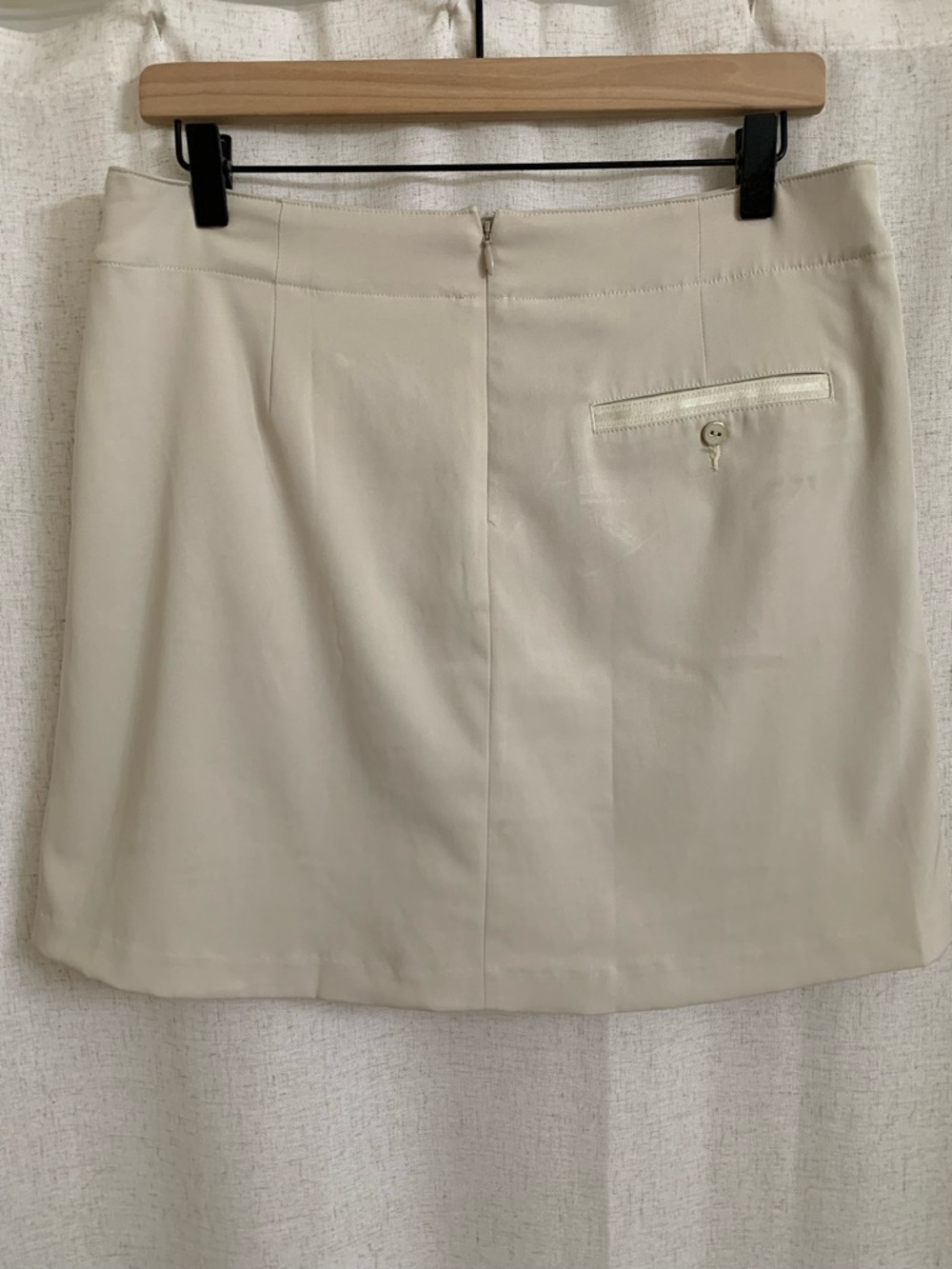 Lady Hagen Golf 3-Pocket Satin Detail Shorts Lined Mini Skirt Size 8 Tan - Picture 4 of 9